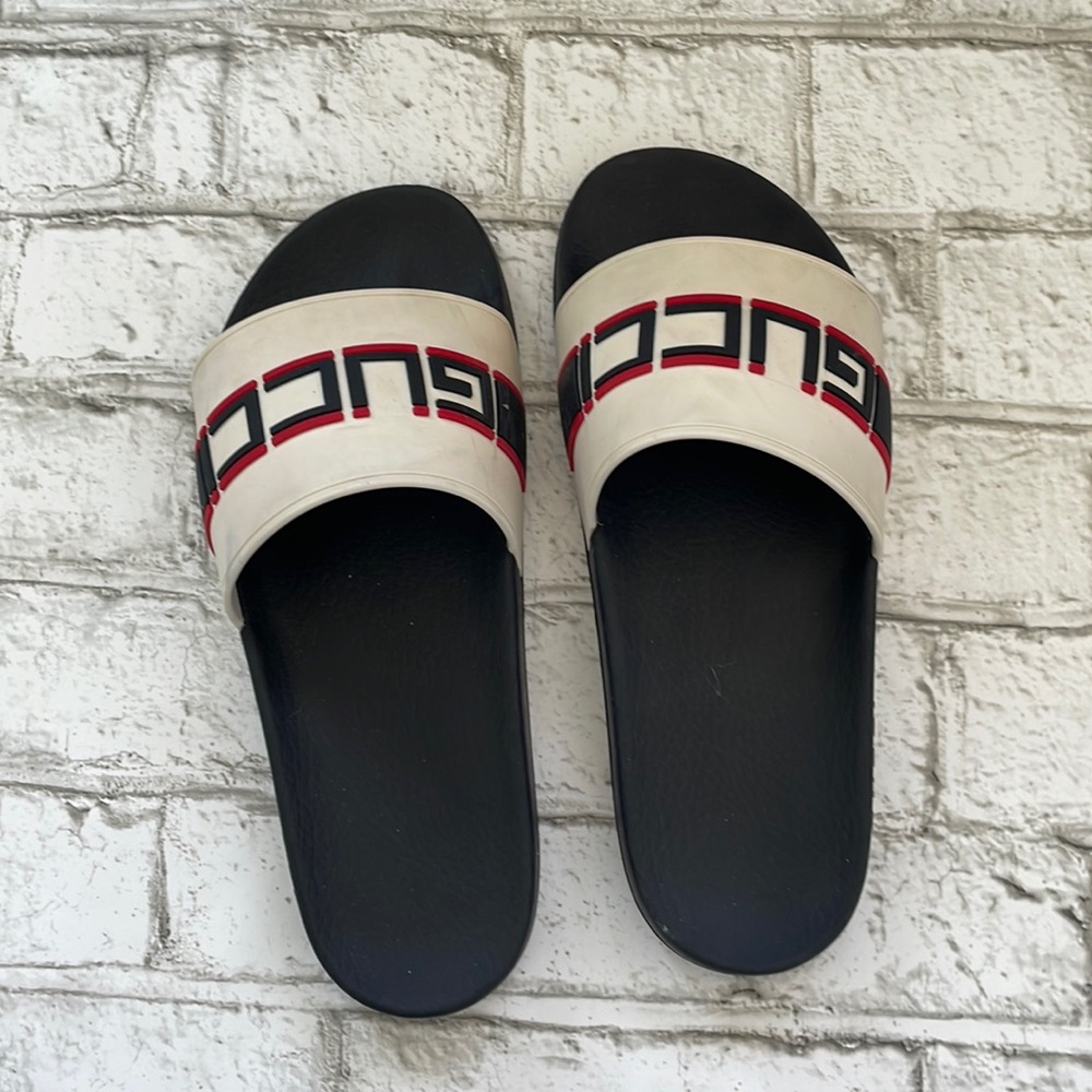 Gucci Pool Sides - Picture 3 of 13